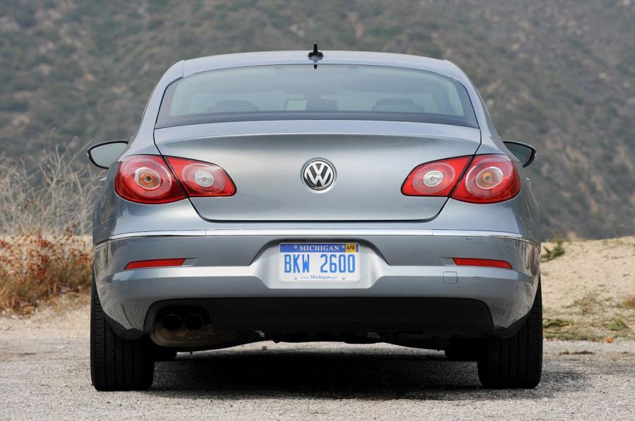  Volkswagen Passat CC Sport 2009 года  (фото 7 из 32)